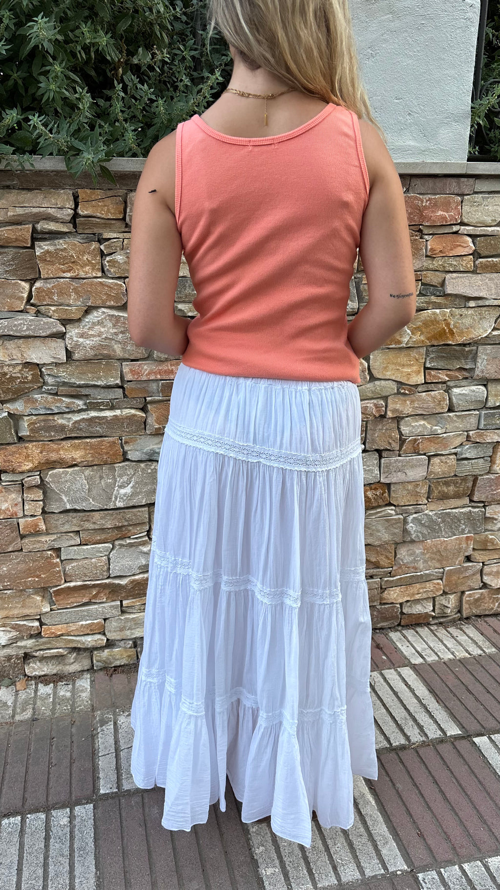 Falda blanca forrada