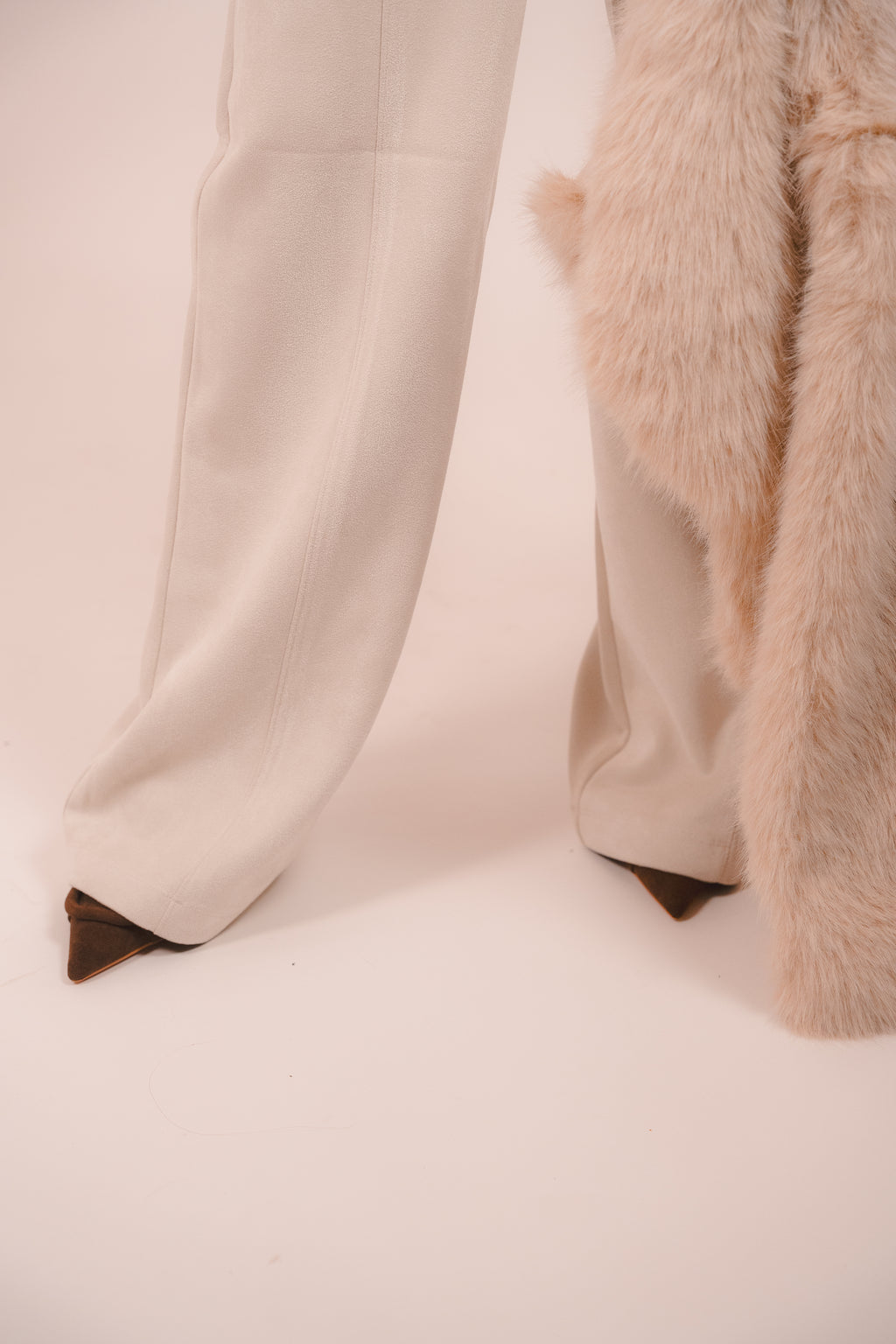 Pantalón antelina GUESS