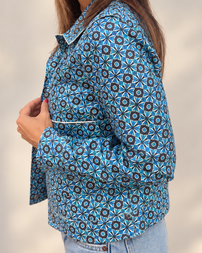 Chaqueta sobre camisa