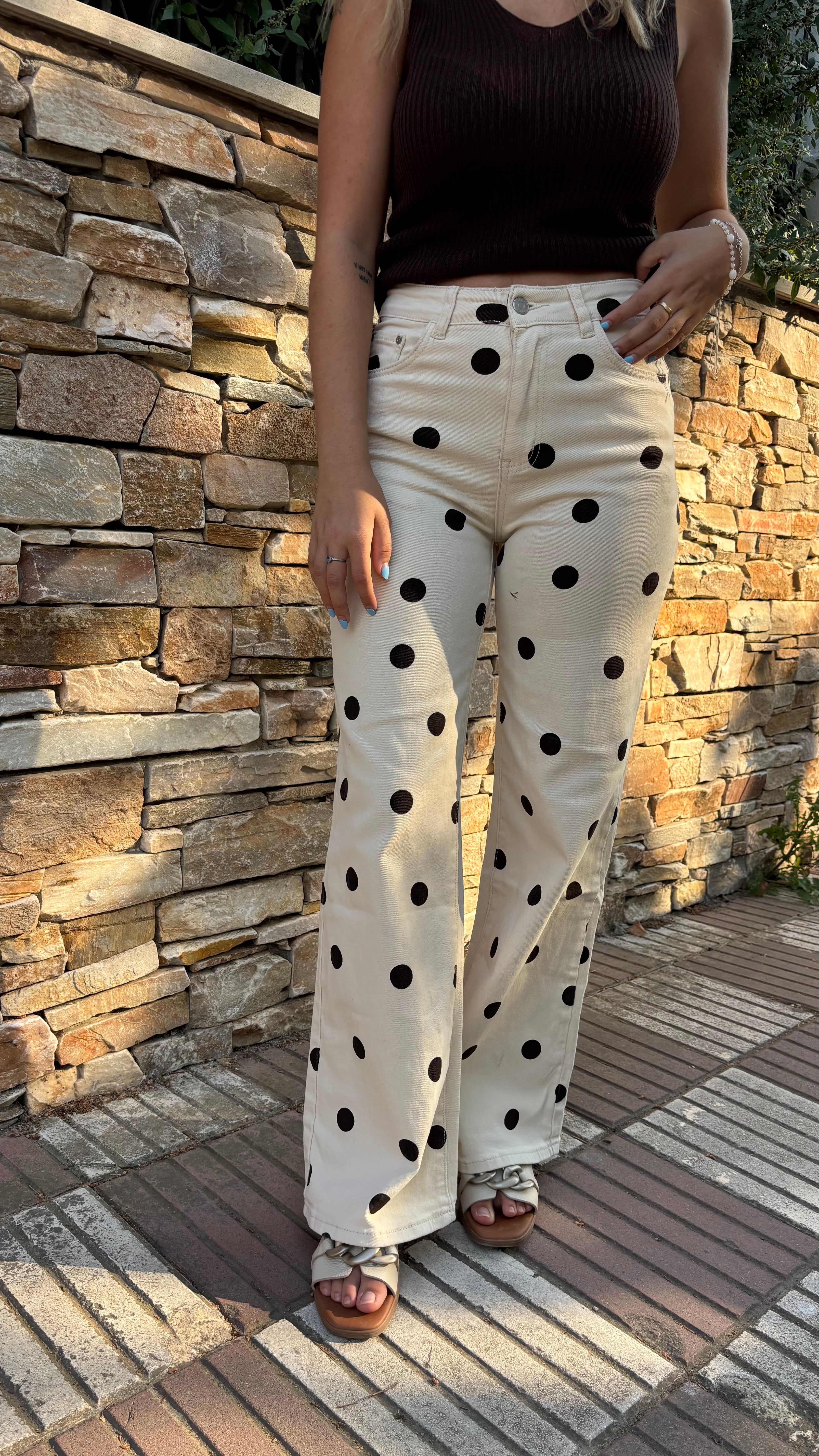 Pantalón tejano topos