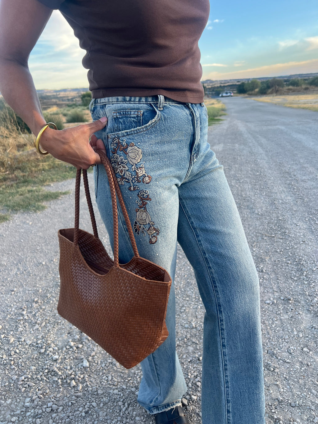 Pantalón bordado flor