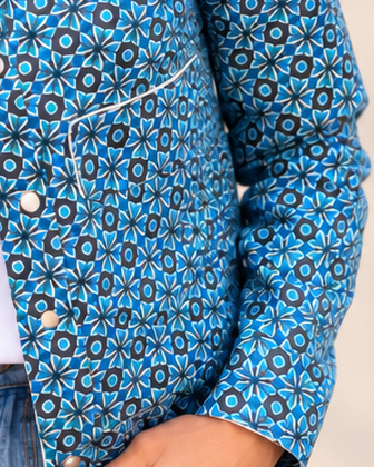 Chaqueta sobre camisa
